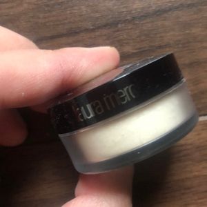 Laura Mercier powder